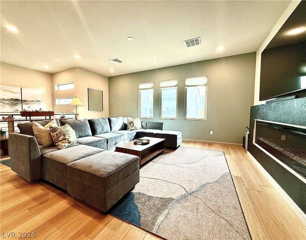 8044 Carpenter Creek Avenue, Las Vegas, NV 89113