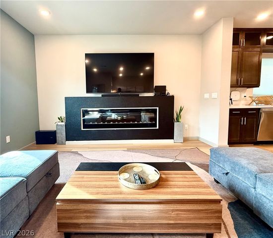 8044 Carpenter Creek Avenue, Las Vegas, NV 89113