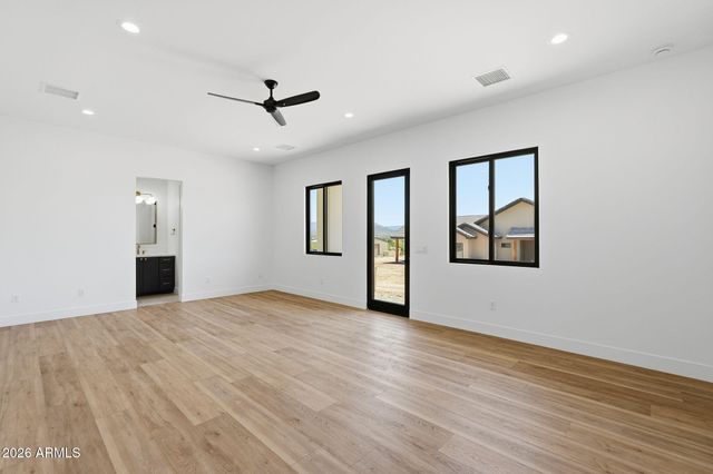 1636 W DONATELLO Drive, Phoenix, AZ 85086