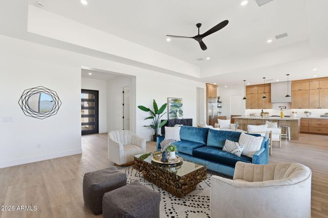 1636 W DONATELLO Drive, Phoenix, AZ 85086