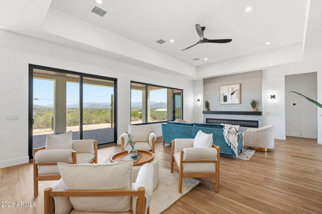 1636 W DONATELLO Drive, Phoenix, AZ 85086