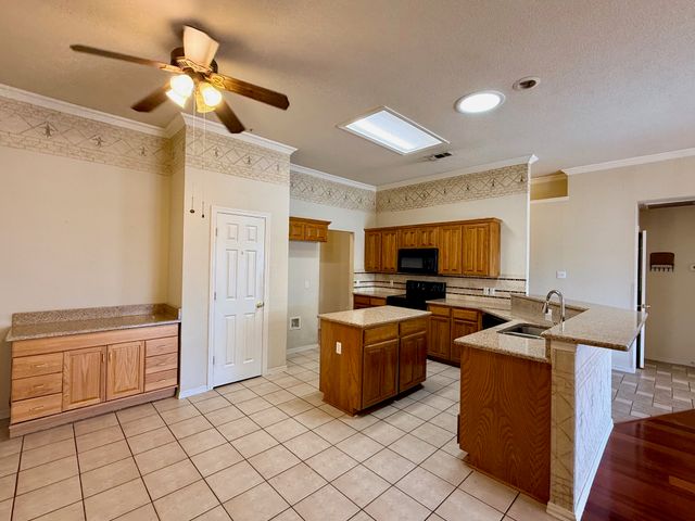 8166 Berkshire Drive, Fort Worth, TX 76137