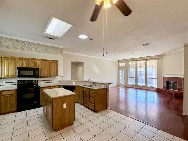 8166 Berkshire Drive, Fort Worth, TX 76137