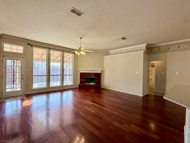 8166 Berkshire Drive, Fort Worth, TX 76137