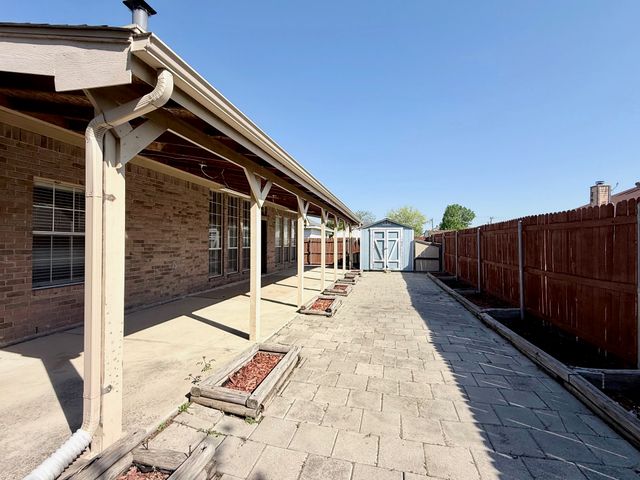 8166 Berkshire Drive, Fort Worth, TX 76137