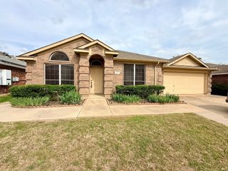 8166 Berkshire Drive, Fort Worth, TX 76137