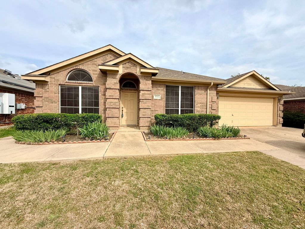 8166 Berkshire Drive, Fort Worth, TX 76137
