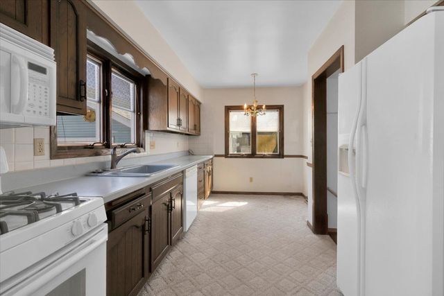 306 W Madison Street, Belvidere, IL 61008