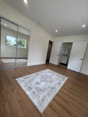 725 NE 160th Terrace, Miami, FL 33162