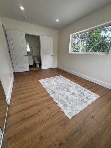 725 NE 160th Terrace, Miami, FL 33162