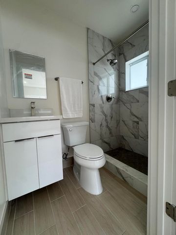 725 NE 160th Terrace, Miami, FL 33162