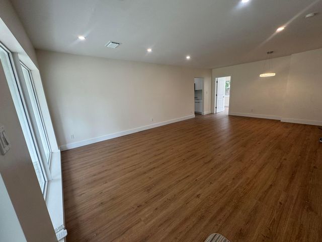 725 NE 160th Terrace, Miami, FL 33162