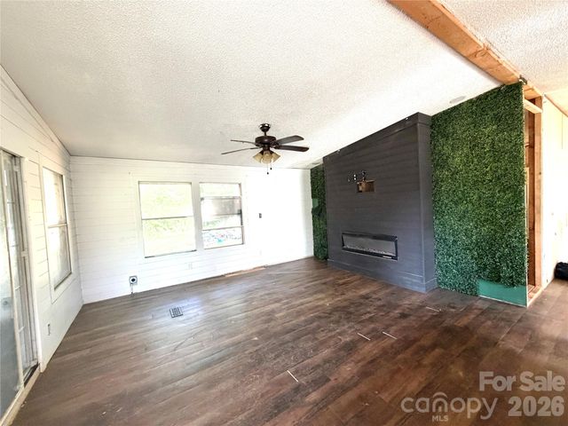 1050 Gold Mine Drive 6, Catawba, NC 28609