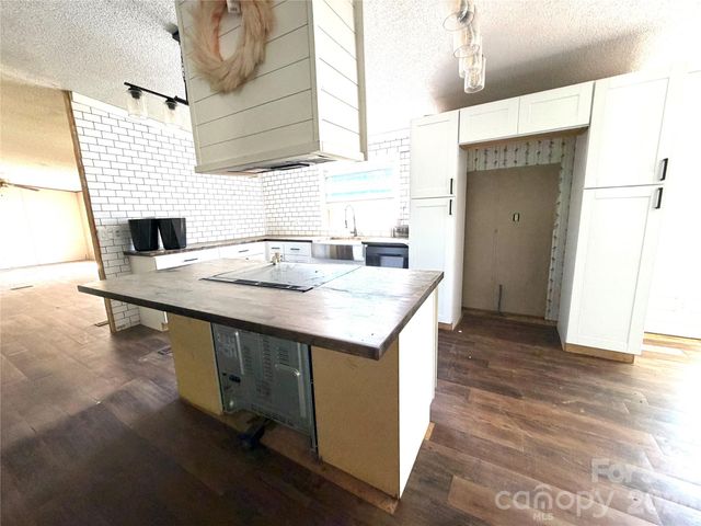 1050 Gold Mine Drive 6, Catawba, NC 28609