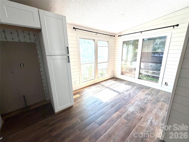 1050 Gold Mine Drive 6, Catawba, NC 28609