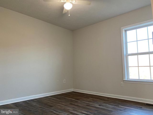 9609 COVENTRY CREEK DR, Fredericksburg, VA 22408