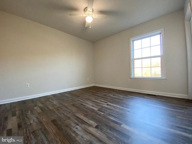 9609 COVENTRY CREEK DR, Fredericksburg, VA 22408