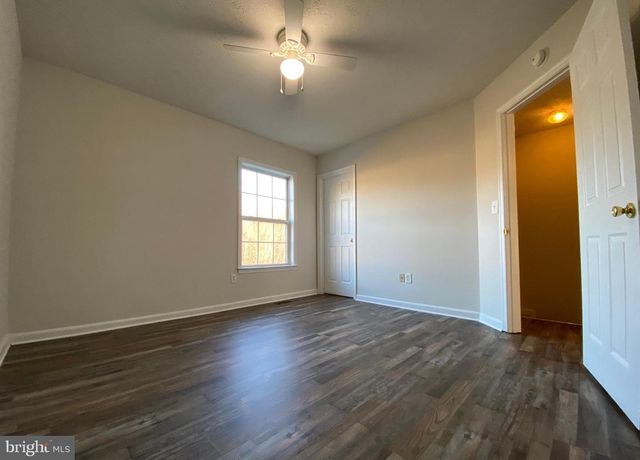 9609 COVENTRY CREEK DR, Fredericksburg, VA 22408