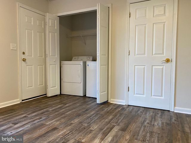 9609 COVENTRY CREEK DR, Fredericksburg, VA 22408