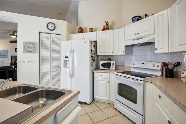 7306 NW 1st Mnr, Plantation, FL 33317