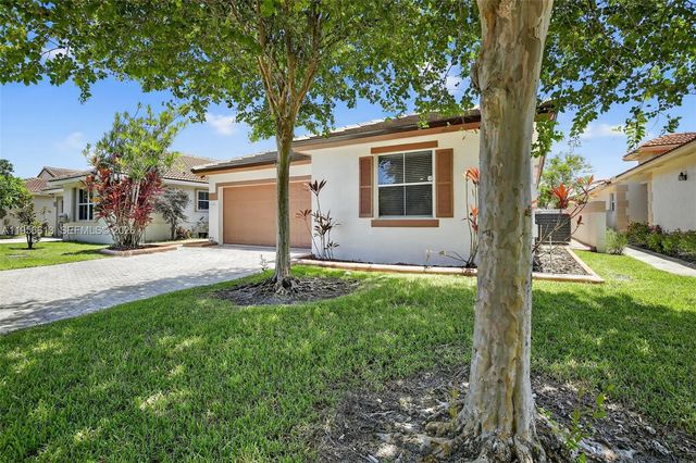 7306 NW 1st Mnr, Plantation, FL 33317