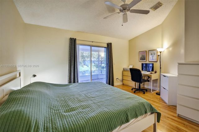 7306 NW 1st Mnr, Plantation, FL 33317