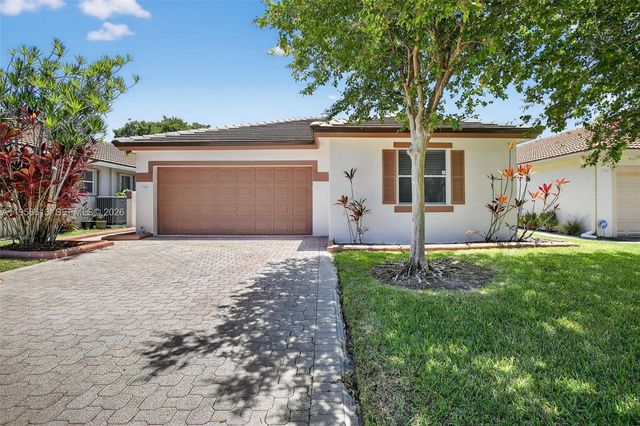 7306 NW 1st Mnr, Plantation, FL 33317