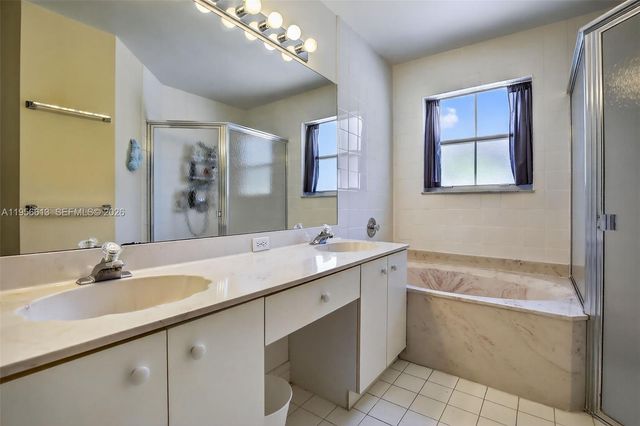 7306 NW 1st Mnr, Plantation, FL 33317