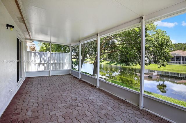 7306 NW 1st Mnr, Plantation, FL 33317