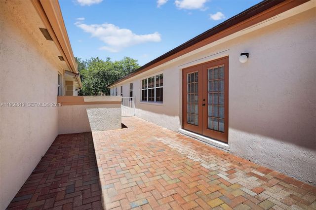 7306 NW 1st Mnr, Plantation, FL 33317