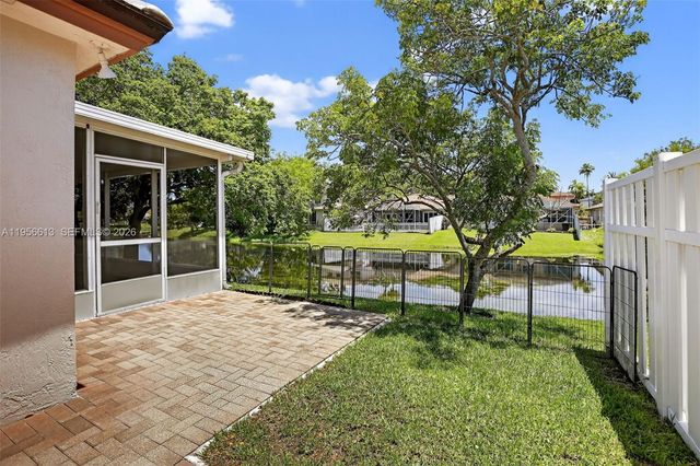 7306 NW 1st Mnr, Plantation, FL 33317