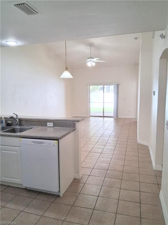 529 Glendale AVE, LEHIGH ACRES, FL 33936 — photo 4