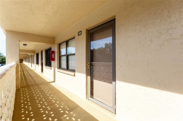 5080 LOCUST STREET NE 322, St Petersburg, FL 33703