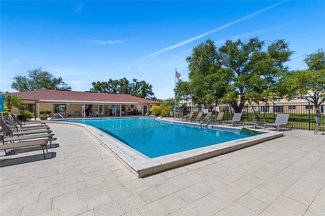 5080 LOCUST STREET NE 322, St Petersburg, FL 33703