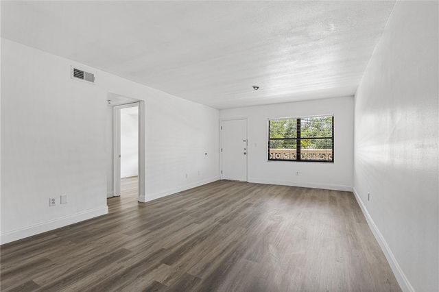 5080 LOCUST STREET NE 322, St Petersburg, FL 33703