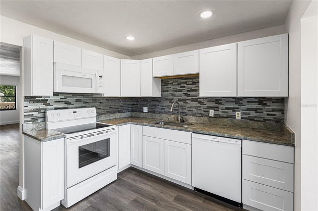 5080 LOCUST STREET NE 322, St Petersburg, FL 33703