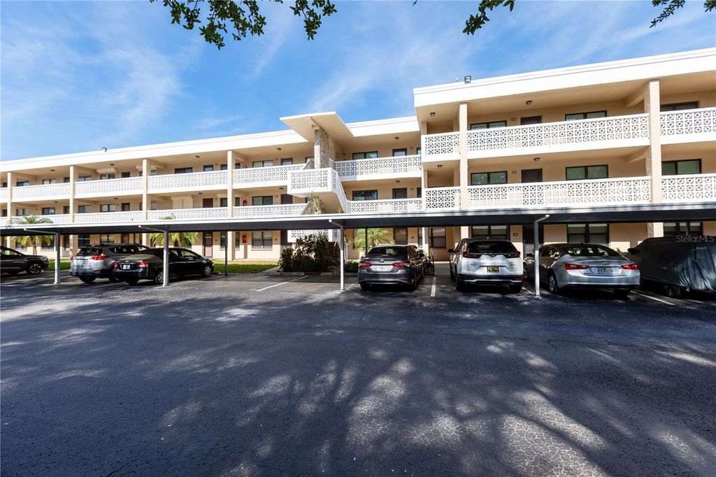 5080 LOCUST STREET NE 322, St Petersburg, FL 33703