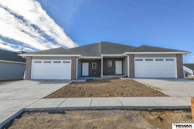 5829 S 94th Street, Lincoln, NE 68526