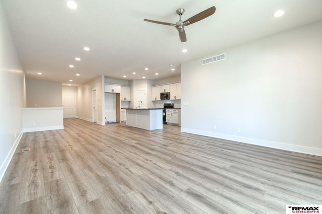 5829 S 94th Street, Lincoln, NE 68526