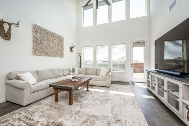 1225 Stagecoach Trail, Justin, TX 76247