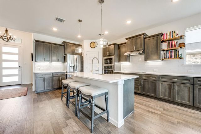 1225 Stagecoach Trail, Justin, TX 76247