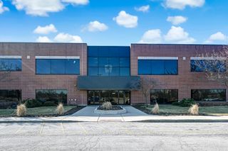 4200 Cantera Drive, Warrenville, IL 60555