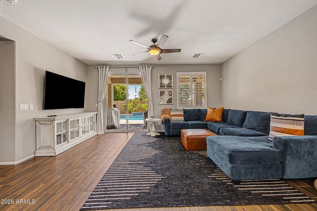 3032 E RUSSELL Street, Mesa, AZ 85213
