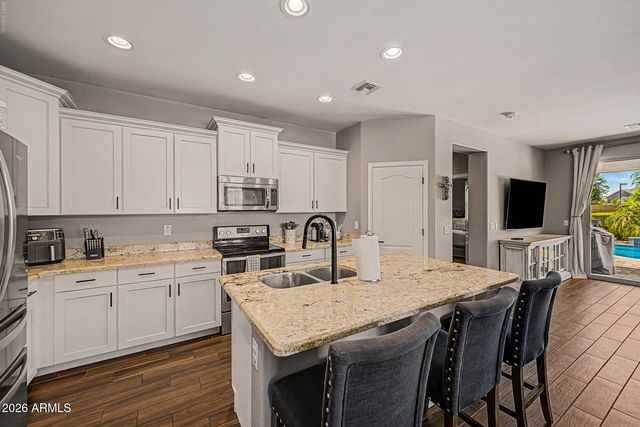 3032 E RUSSELL Street, Mesa, AZ 85213