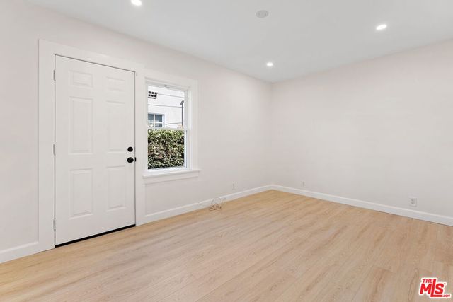 623 N Poinsettia Place, Los Angeles, CA 90036