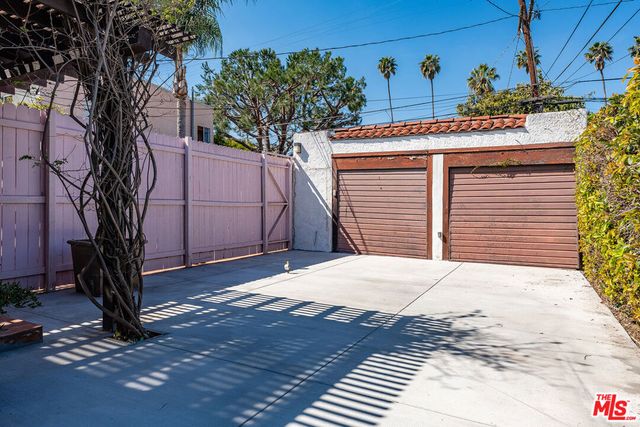 623 N Poinsettia Place, Los Angeles, CA 90036