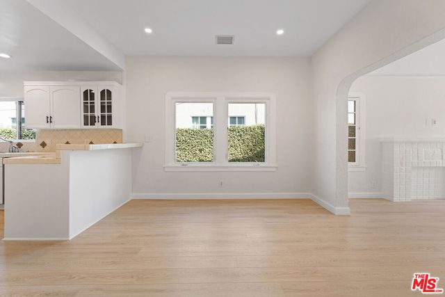 623 N Poinsettia Place, Los Angeles, CA 90036