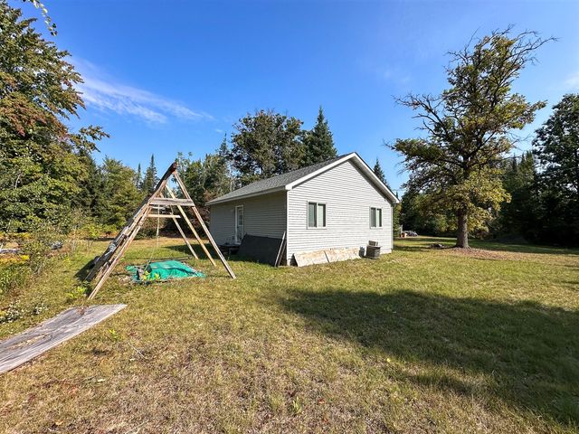 596 N River Road, Lake, MI 48632