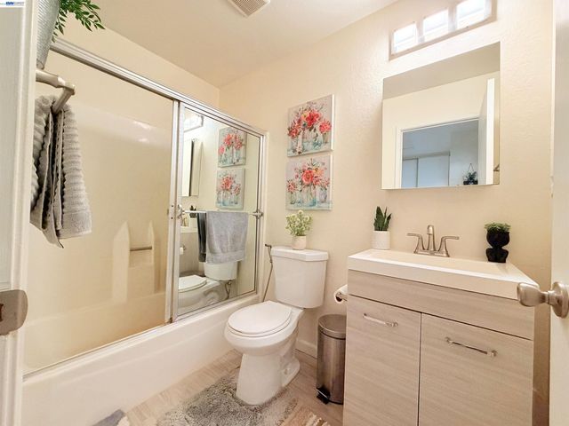 38533 Vancouver Cmn, Fremont, CA 94536