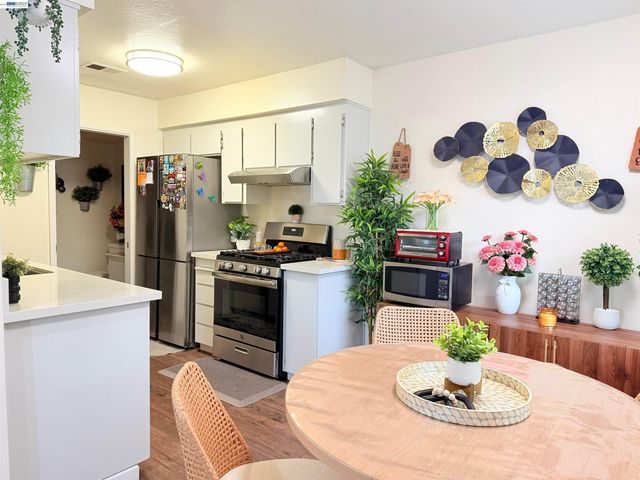 38533 Vancouver Cmn, Fremont, CA 94536